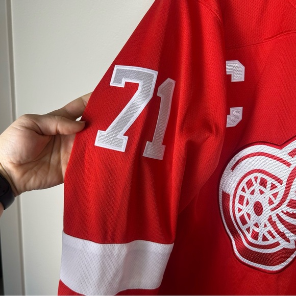 FANATICS NHL Dylan Larkin Detroit Red Wings Fanatics Hockey Jersey Red - Picture 4 of 7